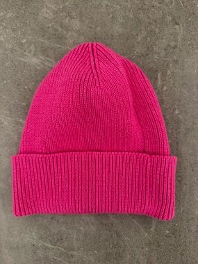 NWOT Gap Women's Hot Pink Beanie